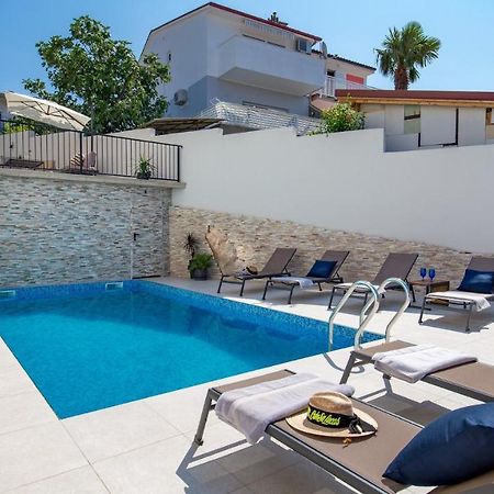 Apartments Villa Frankola With Swimming Pool Crikvenica Zewnętrze zdjęcie