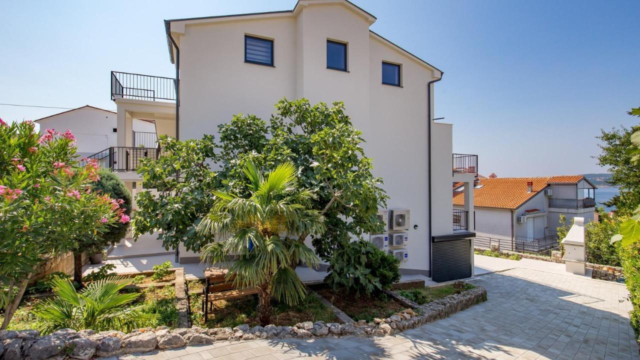 Apartments Villa Frankola With Swimming Pool Crikvenica Zewnętrze zdjęcie