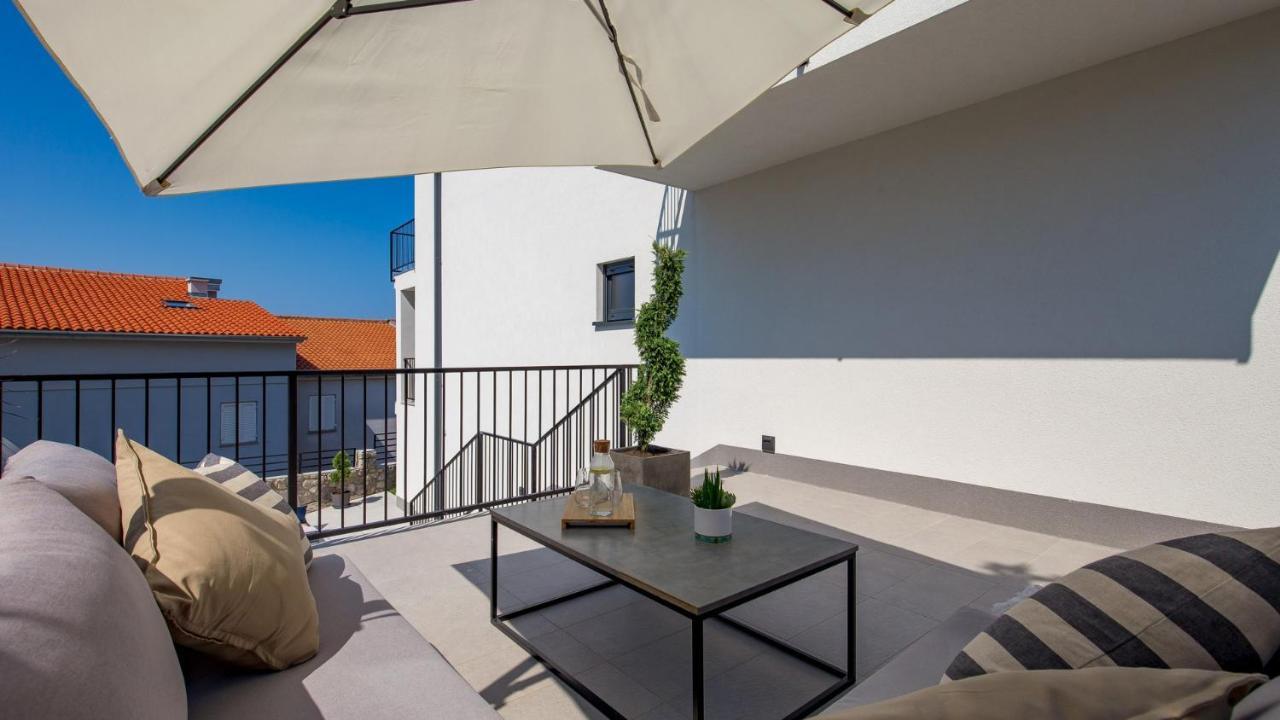 Apartments Villa Frankola With Swimming Pool Crikvenica Zewnętrze zdjęcie