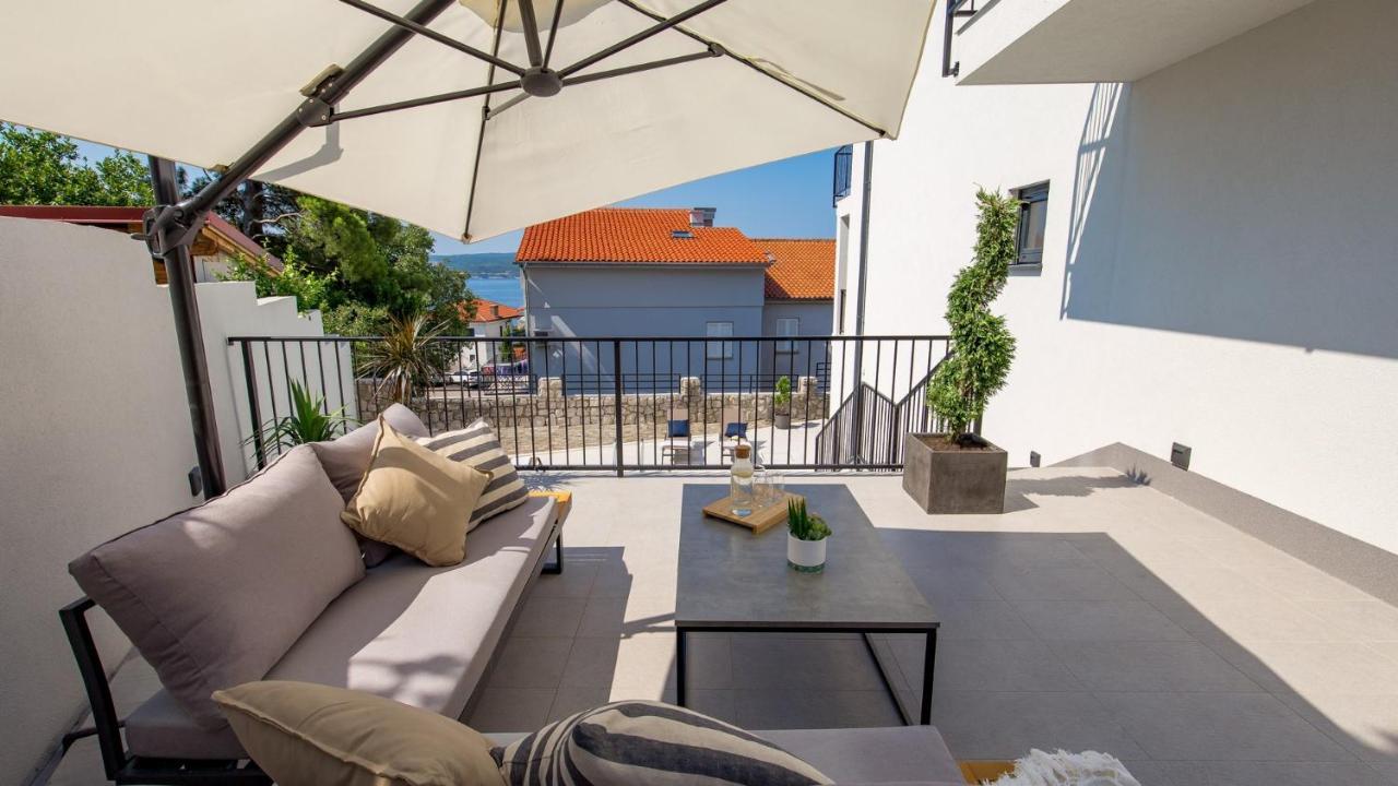 Apartments Villa Frankola With Swimming Pool Crikvenica Zewnętrze zdjęcie